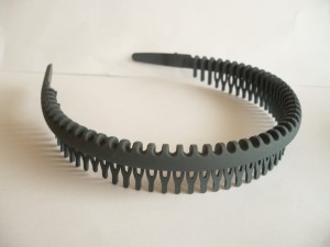 1/023A-2,20 Opaska z grzebieniem czarna matowa 1 szt.