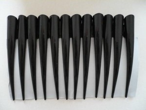 8/203-0,85 Rogi długie czarne, róg 1 szt.